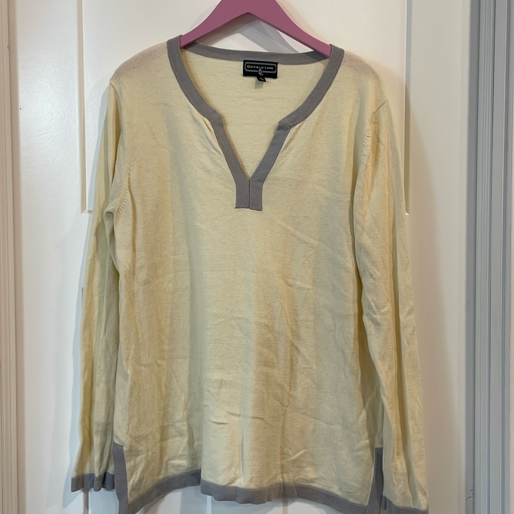 Duffield Lane, size large, gray and cream